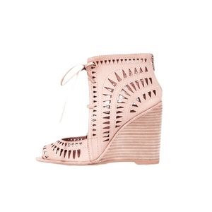 Fits more like a 9 rather than a 10, so I had to let them go